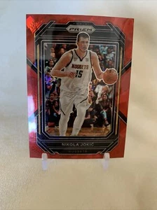 Nikola Jokic Red Ice Prizm Rifrattore Parallelo 2022-23 Panini Prizm - Foto 1 di 4