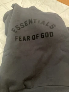 NEU Fear of God Essentials Hoodie Jet Black Größe Large - Bild 1 von 12