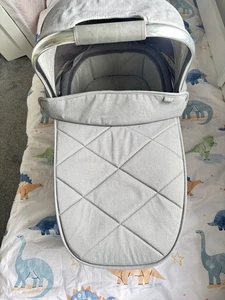 Mamas And Papas Ocarro Carrycot - signature edition - Picture 1 of 4