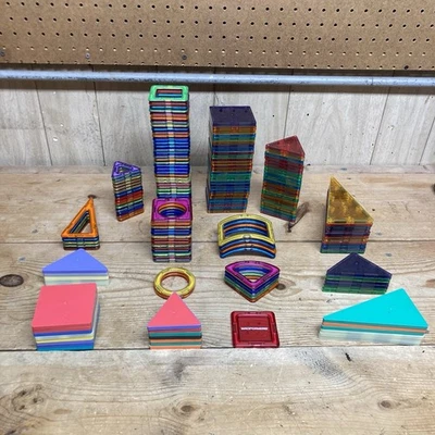 Lot of 174 Genuine Magformers & Magna Tiles Magnetic Shapes Building Toys - Image 1 of 4