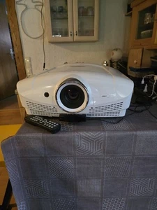 Mitsubishi HC5 Heimkino SXRD Projektor/Beamer 3D inkl. 2 Brillen 1920 x 1080 - Bild 1 von 8