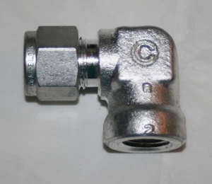 3/8" Tube x 1/4" FNPT Carbon Steel Elbow Swagelok Crawford S-600-8-4 - Picture 1 of 4