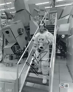 RARE Jim Lovell Autographed Signed APOLLO 13 Astronaut 8x10 Photo Beckett BAS - Picture 1 of 1