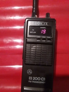 Eurosonic ES-200 handheld CB Radio 40 Channel FM - Picture 1 of 8