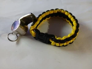 Kordel und Ruf Paracord Armband mit Pfeife - Bild 1 von 1