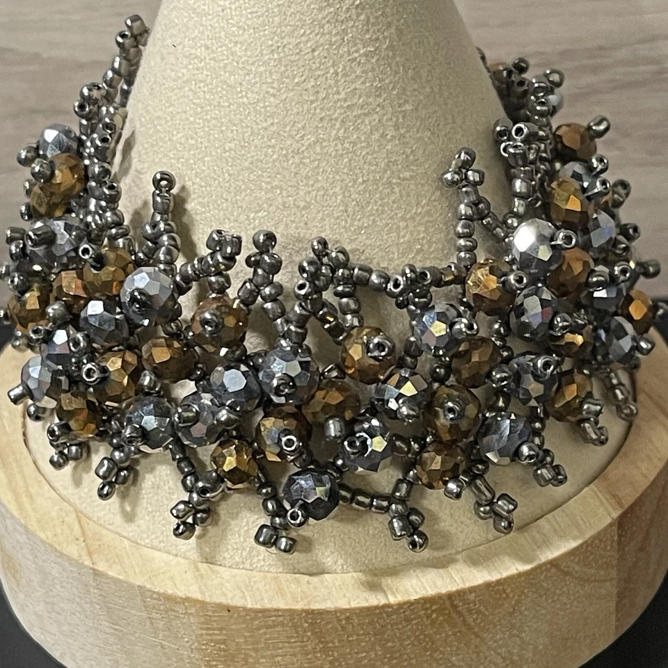 Brazalete elástico vintage con cuentas de bronce y estaño diseño francés Foto 1 de 4