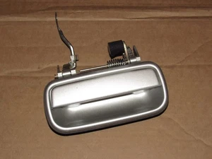 Manija de puerta exterior trasera derecha Toyota 4runner 99-02 OEM - Imagen 1 de 3