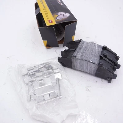 Pastillas de freno delanteras de cerámica originales Akebono ASP652A para Mazda serie B 1995-2002 Foto 1 de 3