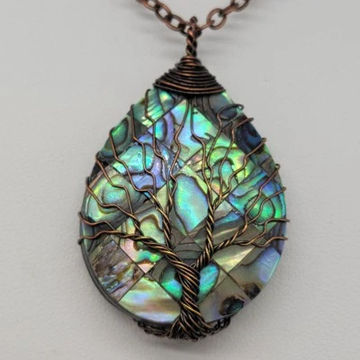 Pingente de árvore de cobre envolto em fio mosaico concha de abalone com colar de corrente 24" - Imagem 1 de 4