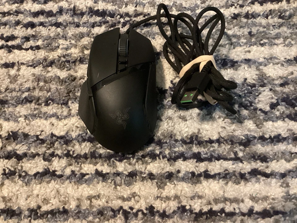 Razer Basilisk V3 Wired Optical Gaming Mouse Black with Chroma - Image 1 of 1