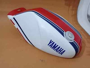 Yamaha Rz350 31k YPVS rojo, azul y blanco pintado acero tanque de combustible gasolina + tapa - Imagen 1 de 16