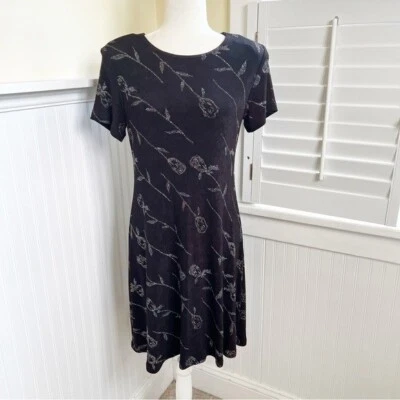 Vestido Molly Malloy noite preto malha slinky e prata strass manga curta 6P - Imagem 1 de 4