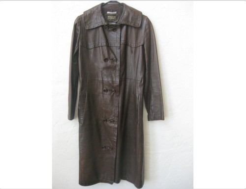 Cappotto in pelle vintage GIVENCHY passerella moda anni '70 Parigi Francia