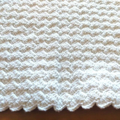 Lanzamiento Afgano - Hecho a Mano - Crochet Grueso Blanco - Lapghan Excelente 49"x54" Foto 1 de 4