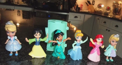 PRINCESAS DISNEY - LOTE DE 6 - JAZMÍN - MULAN - CENICIENTA - SIRENITA - Foto 1 de 4