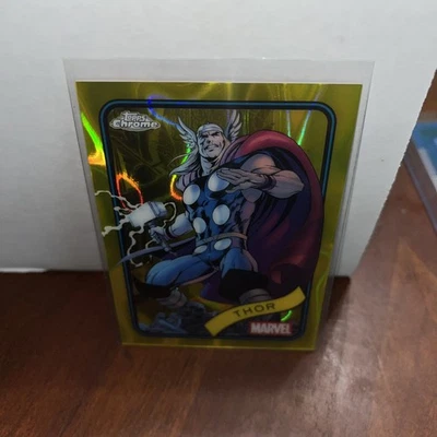 THOR 2025 Topps Chrome Marvel #119 Yellow Lava Refractor - Image 1 of 4