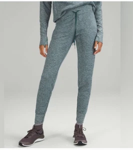 Lululemon Engineered Warmth Relaxed Jogginghose grün Merinowolle 4 Athleisure Hosen - Bild 1 von 15