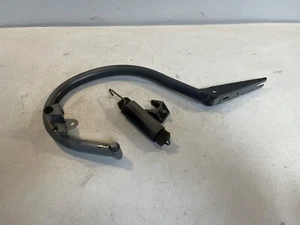 Cerniera bagagliaio lato guida Mercedes Benz W204 2007-11 pre facelift classe C 4 porte - Foto 1 di 3