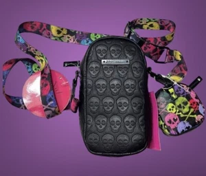 New Betsey Johnson Black SKULLS Crossbody Purse w/AirPod Case - Picture 1 of 3