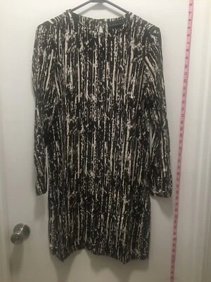 Vestido para mujer Attention pequeño negro y marfil manga larga botón trasero nuevo con etiquetas Foto 1 de 4