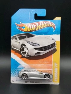 Hot Wheels Ferrari FF 2011 New Models #45/50 Silver - Picture 1 of 6