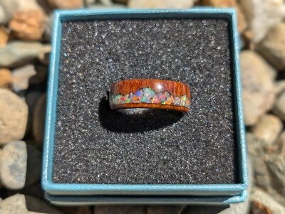 Nuevo anillo de madera de rosa, ópalo de fuego chapado en titanio  Foto 1 de 4