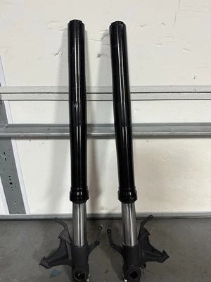 Horquillas Yamaha YZF R1 2020 20-24 tubos de suspensión delantera stock negro recto S9 Foto 1 de 4