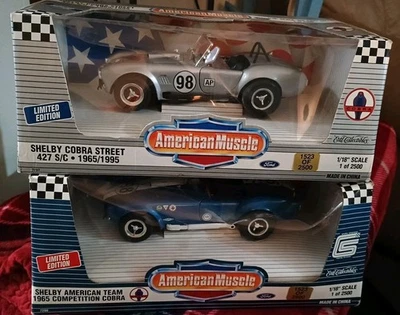 Juego de 2 American Muscle 1:18 azul y plata Shelby Cobra edición limitada nuevo en caja Foto 1 de 4