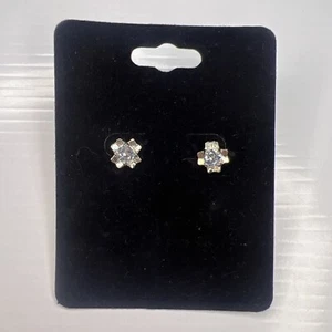 925 Sterling Silver Pierced Earrings Four Leaf Clover CZ Solitaire Retro - Picture 1 of 6