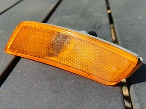 2008-2009 PONTIAC G8 GT GXP RIGHT FRONT SIDE MARKER LIGHT 92215973 AMBER OEM - Picture 1 of 6
