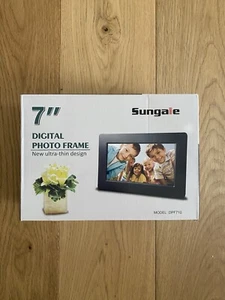 Sungale DPF710 7'' Digital Photo Frame Complete in Box New In Box - Picture 1 of 4