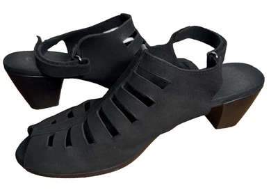 Munro American Heeled Sandals Size 10 Adjustable Heel Strap Peep Toe Shoes EUC - Image 1 of 4