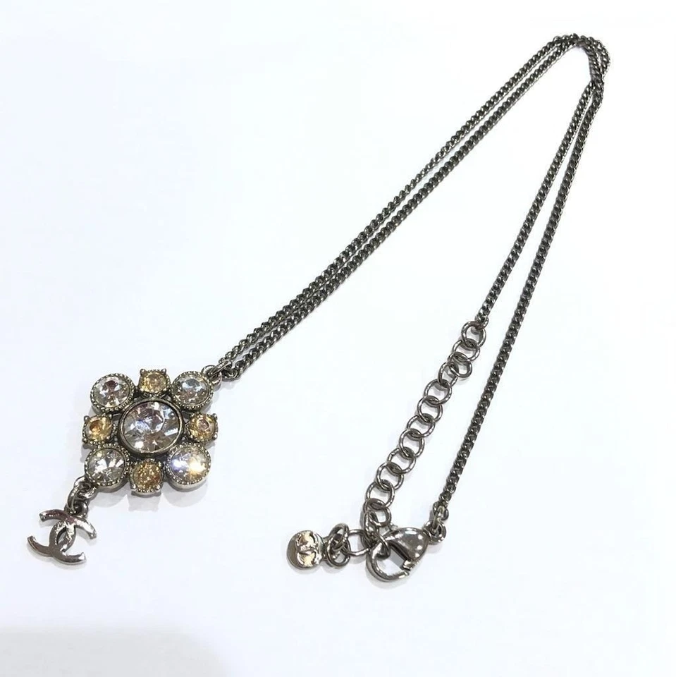 Collar Colgante Chanel Marca CC Logo Motivo Flor Plata USADO Auténtico #S3049 Foto 1 de 4