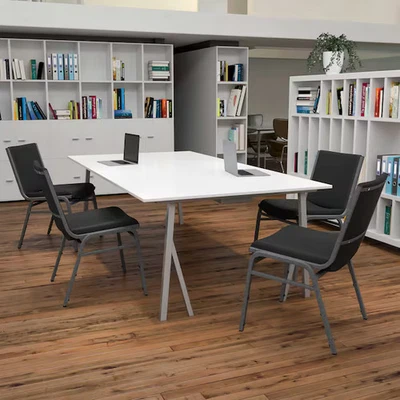 Flash Furniture HERCULES 系列重型黑色乙烯基堆叠椅,PK4 — 第 1/4 张图片