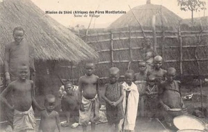 Malawi - Village scene - Publ. Company of Mary - Mission du Shiré des Pères Mont - Picture 1 of 2