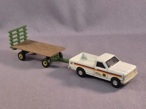 Ertl John Deere Ford Pickup White 4WD w/Hay Bale Trailer Diecast Metal 1:64 - Picture 1 of 10