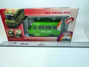 2981 Siku 1:50 Polizei Polizeibus MB Van Police mit Rundumleuchte Sirene - Bild 1 von 4