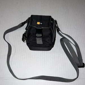 Case Logic Camera Case ~ DCB26 With Strap ~ Great Condition! 3 Zipper Pockets! - Picture 1 of 9