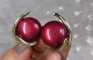 Vtg Estate Jewelry ~ Goldtone DARK RED Plastic Cabochon Style Clip On Earrings - Picture 1 of 5