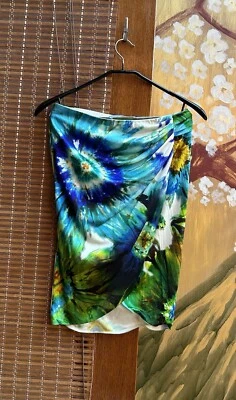 Falda envolvente midi vintage Y2k Blumarine con estampado de flores de seda talla 40 Foto 1 de 4