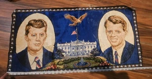 Vintage Präsident John F. Kennedy Robert Wandteppich hängender Teppich JFK P & C Italien - Bild 1 von 4
