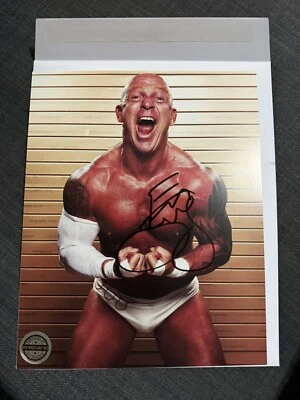 Caja de lucha libre profesional de noviembre de 2023 - autógrafo de Eric Young 8x10 Foto 1 de 4