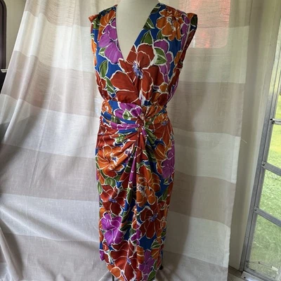 Vestido MAGGY LONDON Talla 6 Audaz Estampado Floral Profundo V Acanalado Cintura Forrada Gorra Slv Usado en Excelente Condición Foto 1 de 4