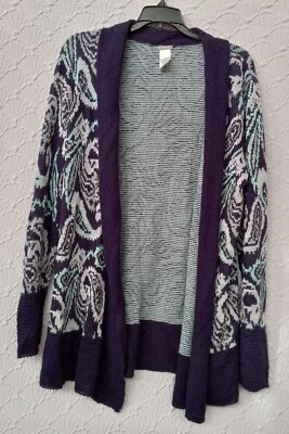 Suéter Mujer Charlotte Russe XL Azul Marino e Invierno Blanco Paisley Usado  Foto 1 de 4