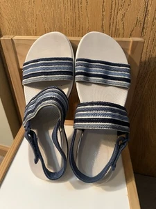 Sandalias Clarks Cloudsteppers Arla Stroll para mujer talla 10 anchas - Imagen 1 de 10