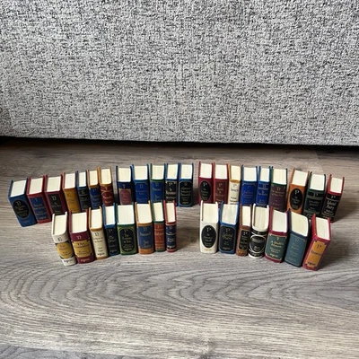 DEL PRADO MINIATURE BOOK CLASSICS LIBRARY - Bundle  of 36 Books - Image 1 of 4