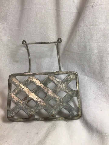 VINTAGE METAL SOAP HOLDER 5" X 3 1/4" FOR SOAP HAS META Hangloop for the tub Cover