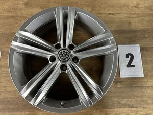 1x llanta de aluminio original Sebring VW Tiguan 5NA601025M llanta 7Jx18 ET43 - Imagen 1 de 5