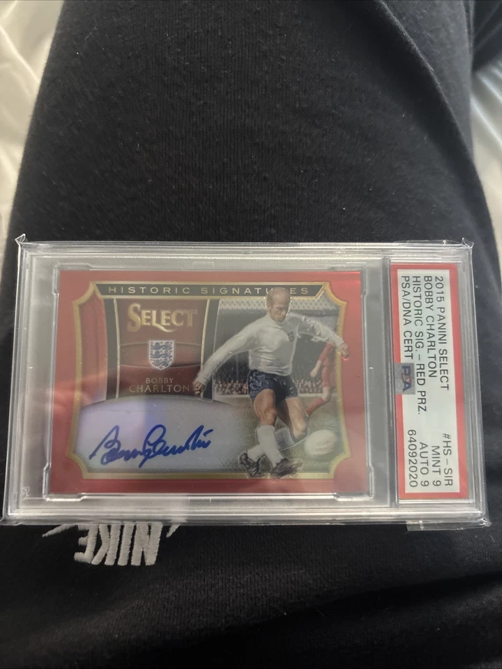 Select Soccer Bobby Charlton 2015 automático/20 PSA 9 9 Foto 1 de 2
