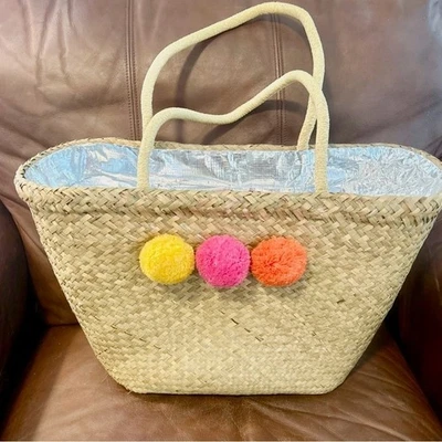 Bolso de Paja con Pompones Bolso de Mano Asa Verano Playa Ratán Refrigerador Aislado Foto 1 de 4